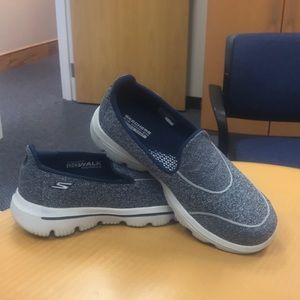 Skechers GOWalk Evolution Ultra Size 7